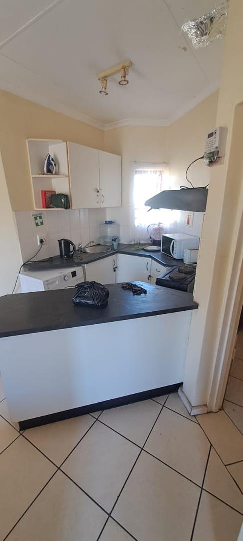 To Let 1 Bedroom Property for Rent in Summerstrand Eastern Cape